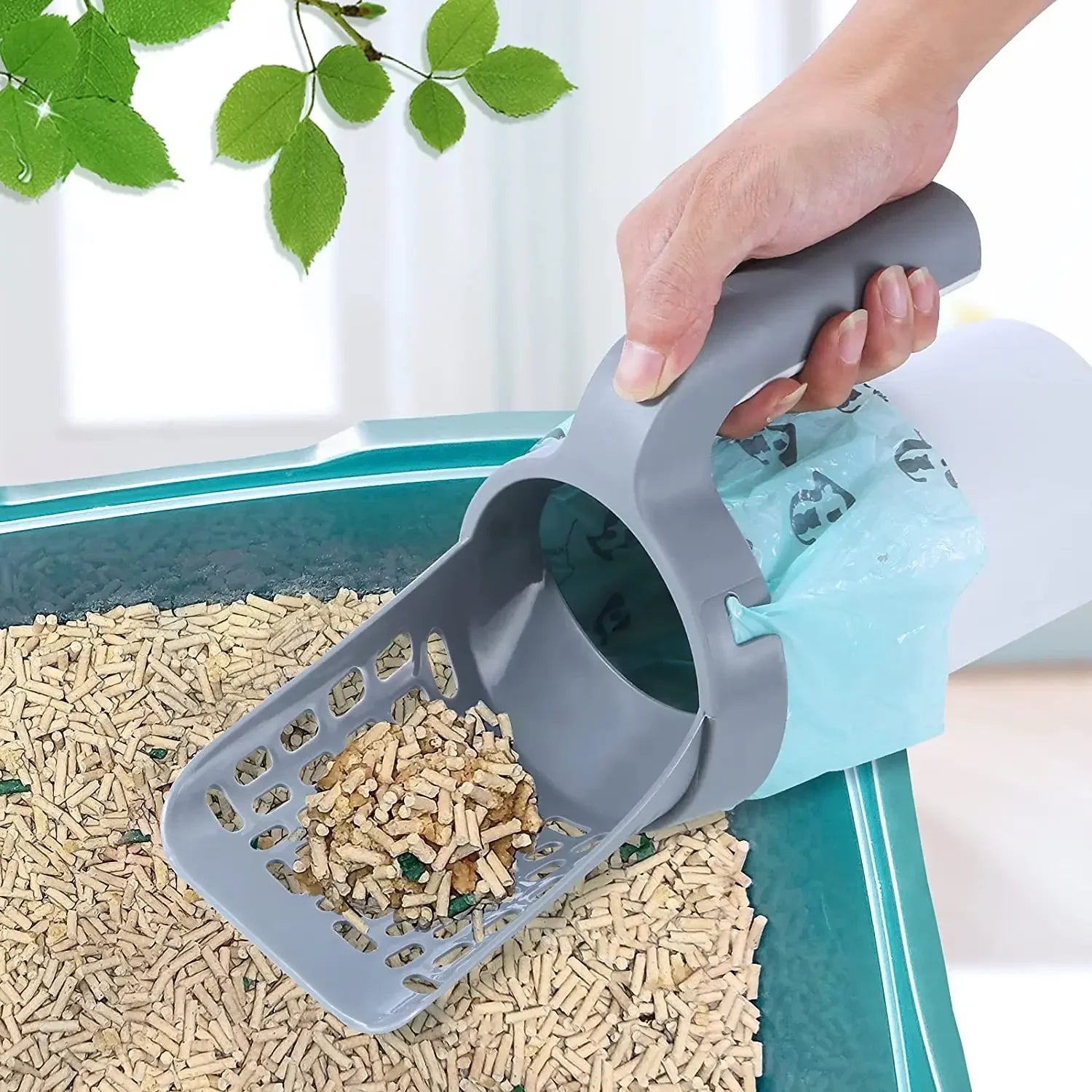 QuickScoop — Self-Cleaning Litter Box Shovel with Bags